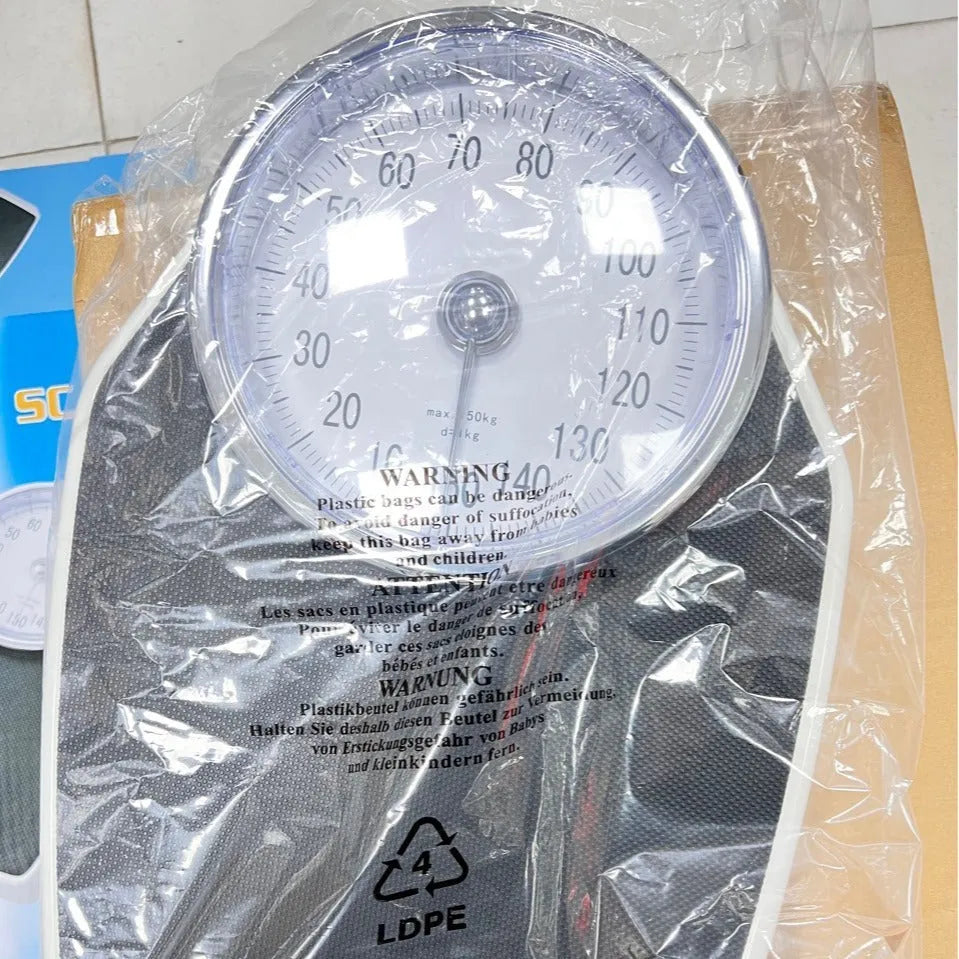 Black mechanical body weight scale with large dial pointer, dimensions 47x35x11cm