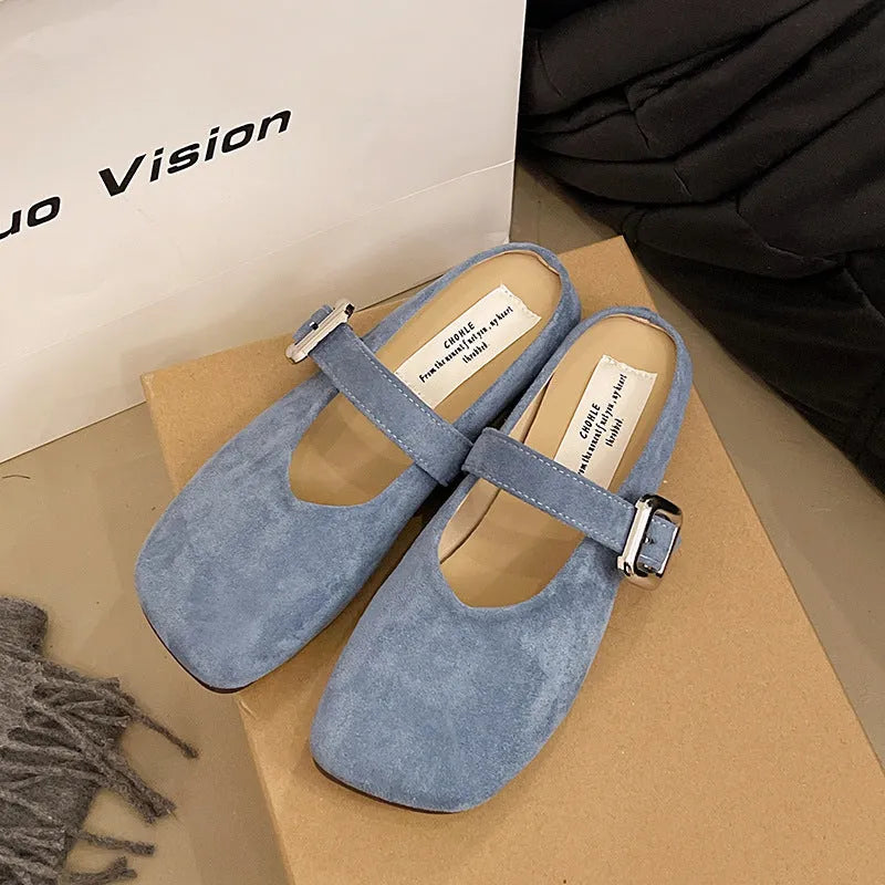 Women's flat closed toe slippers with square toe design in apricot colour