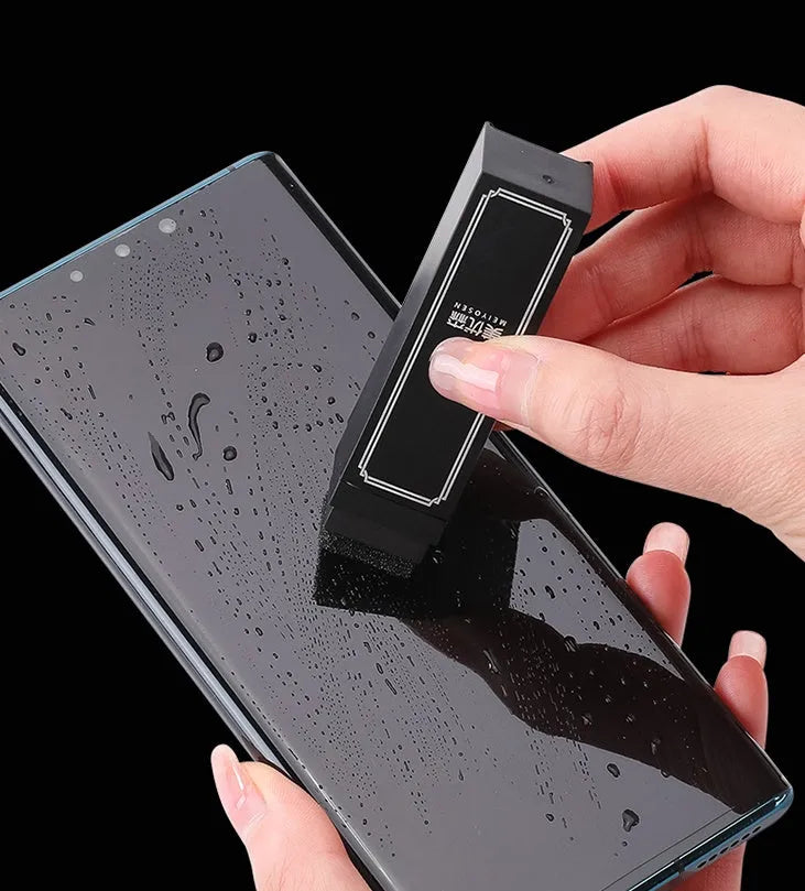 Pack of 40 disposable screen cleaning wipes for mobile phones and tablets