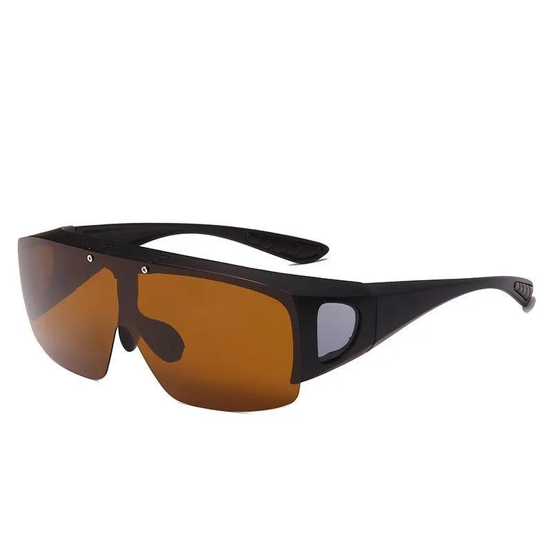 Polarised sunglasses with myopia correction for outdoor sports including mountain climbing and cycling