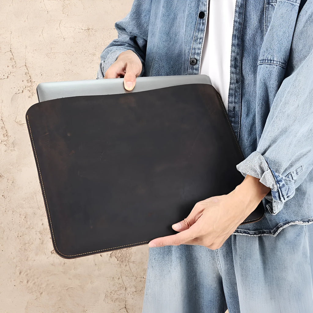 Men's horizontal computer liner bag in Crazy Horse leather with cowhide lining