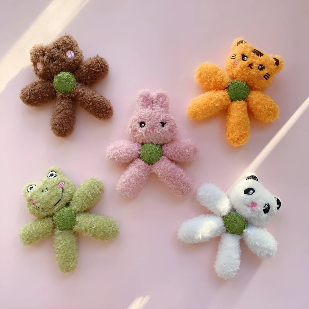 Animal-themed catnip ball chewing toy for cats with edible catnip to help clean teeth