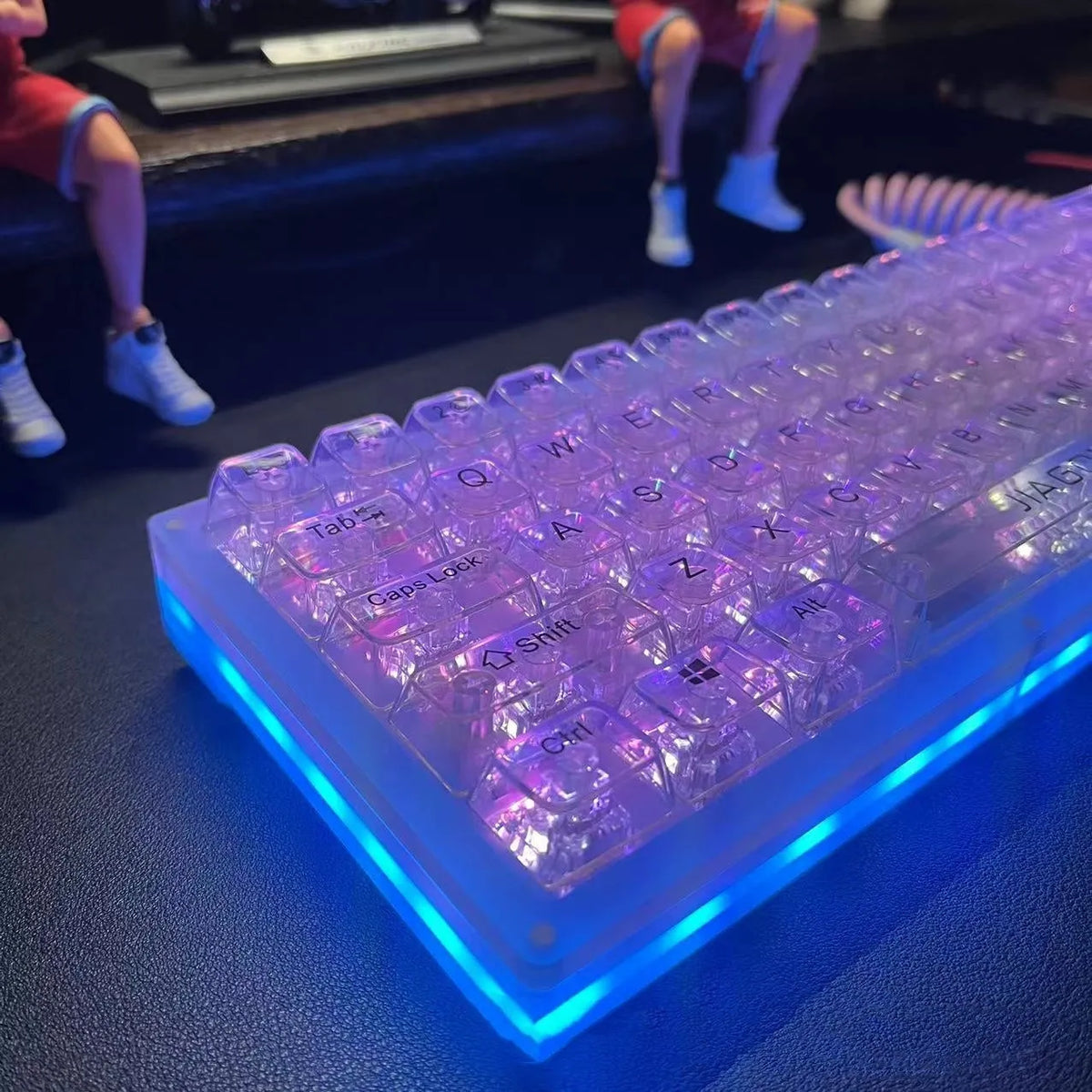 Transparent plastic keyboard key cap set with 132 pieces for universal keyboard replacement