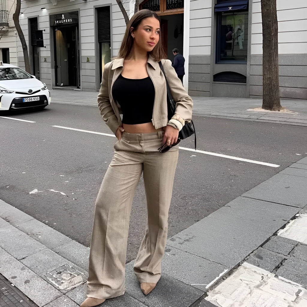 Women's summer suit with 3D herringbone pattern coat and matching trousers