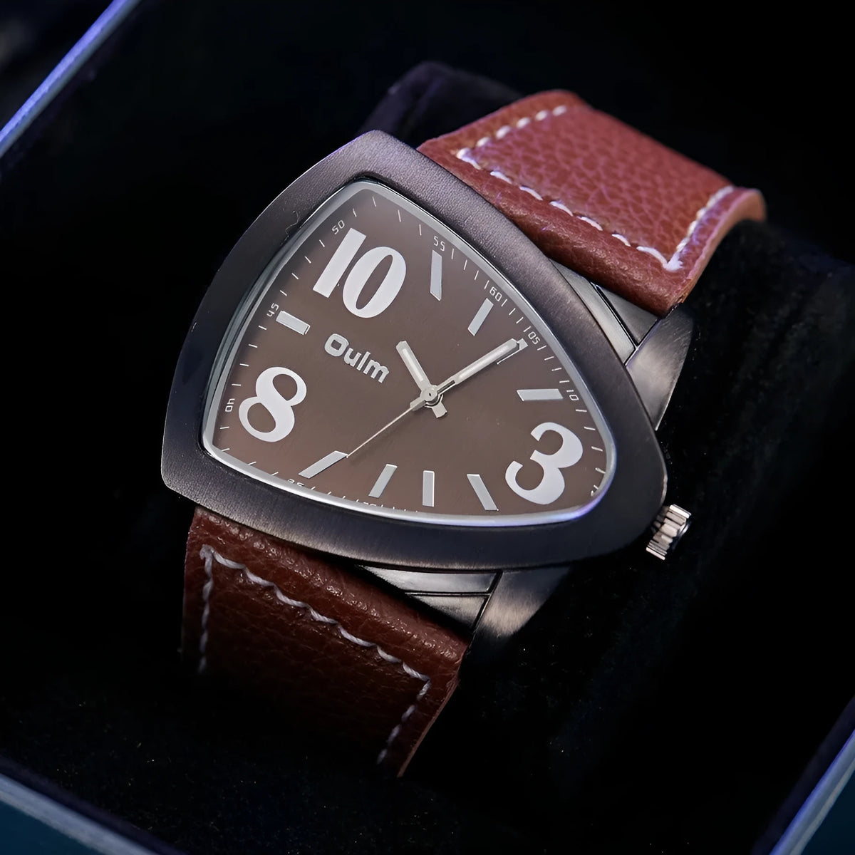 Men's casual quartz watch with triangle belt in 9mm slim profile