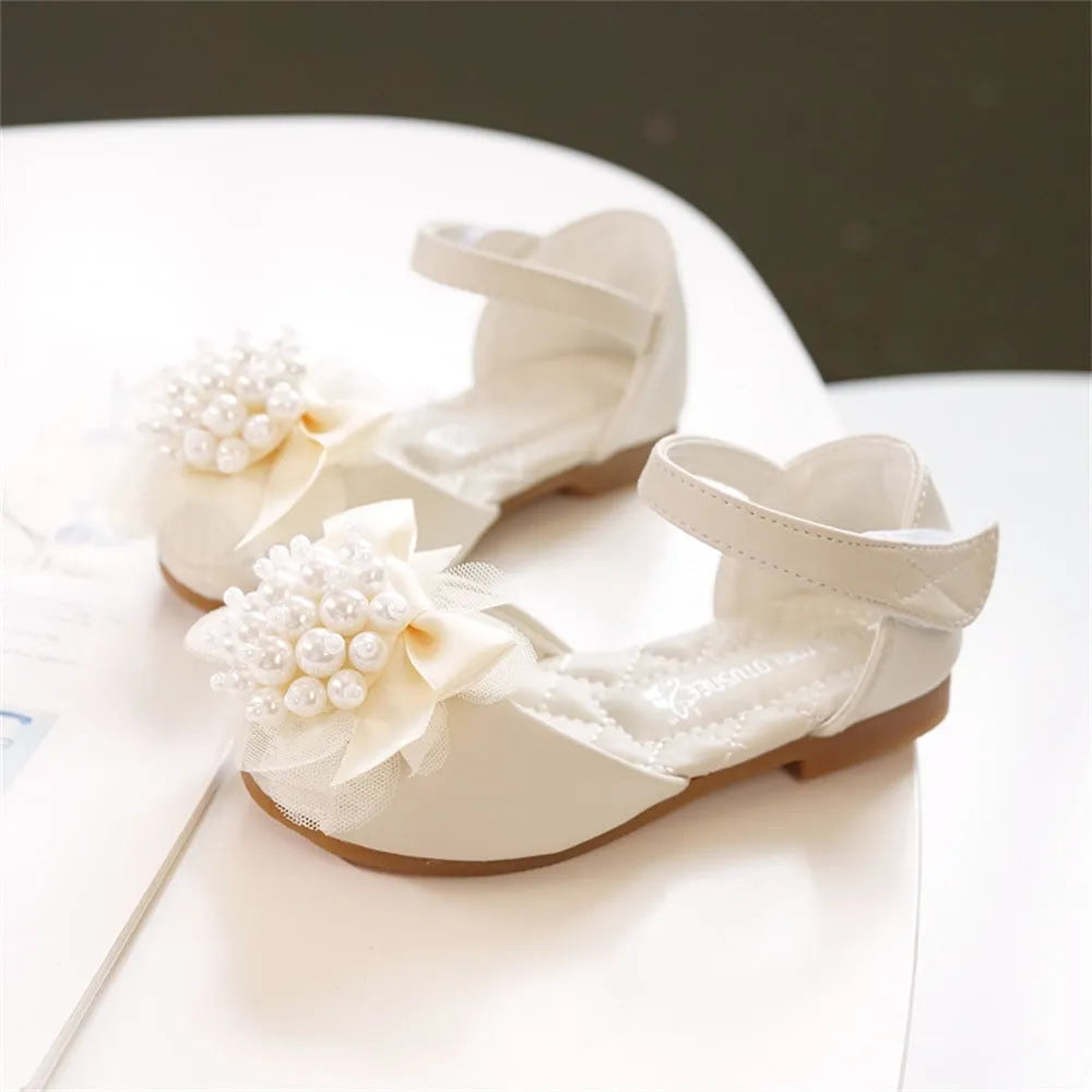 Girls' princess sandals with peep toe, pearl flower detail, pink or beige, Velcro fastening