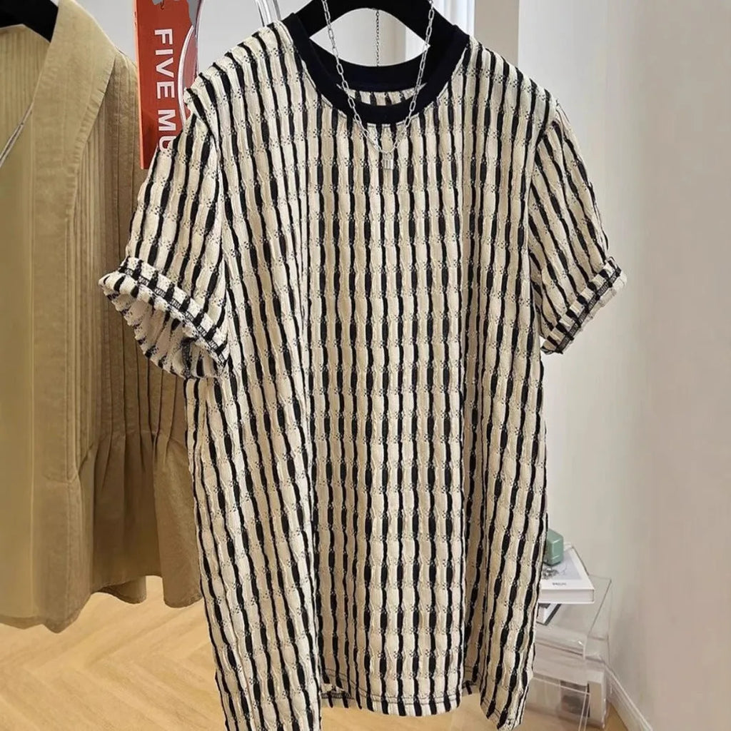 Men's black striped loose fit short sleeve shirt in silk linen fabric on size chart