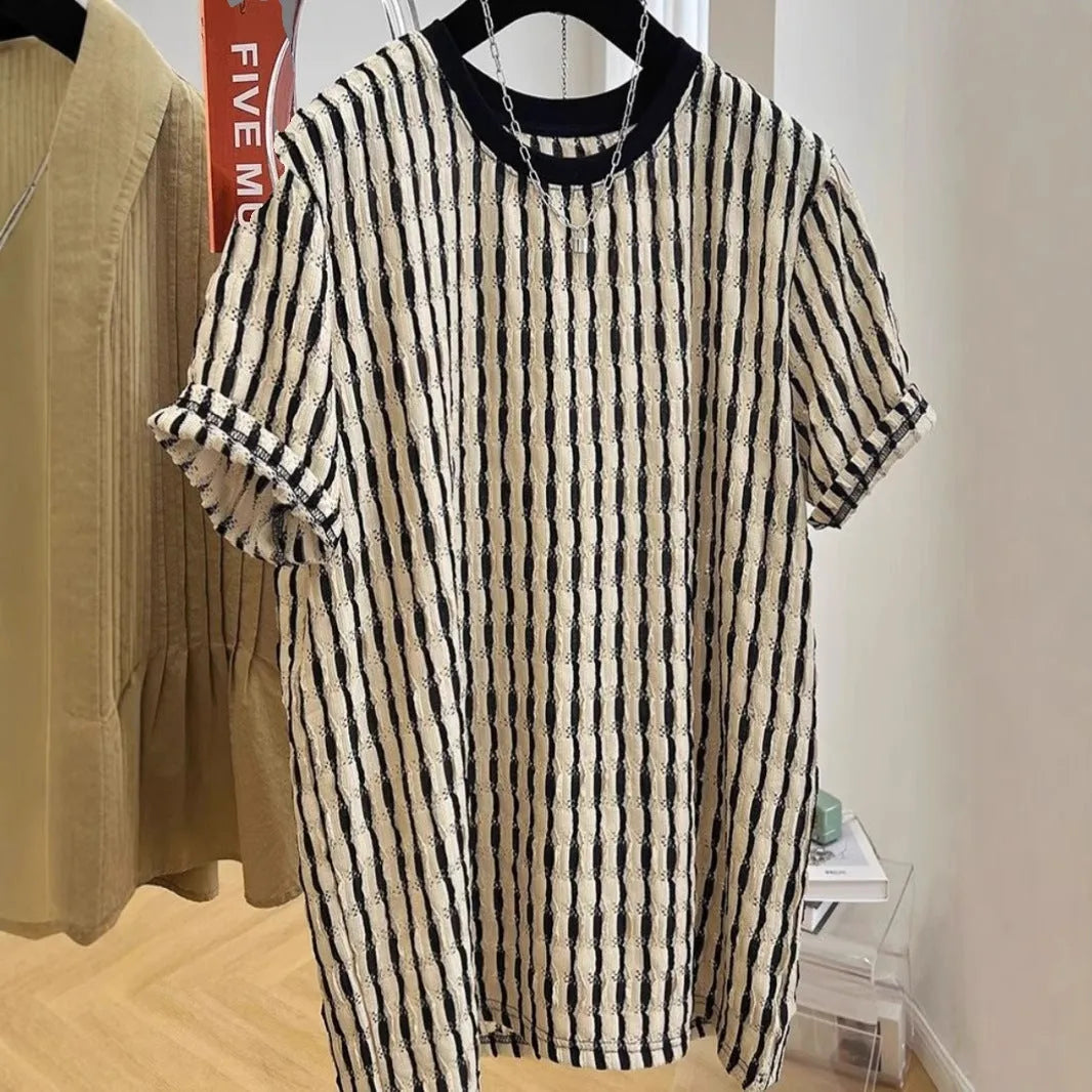 Men's black striped loose fit short sleeve shirt in silk linen fabric on size chart