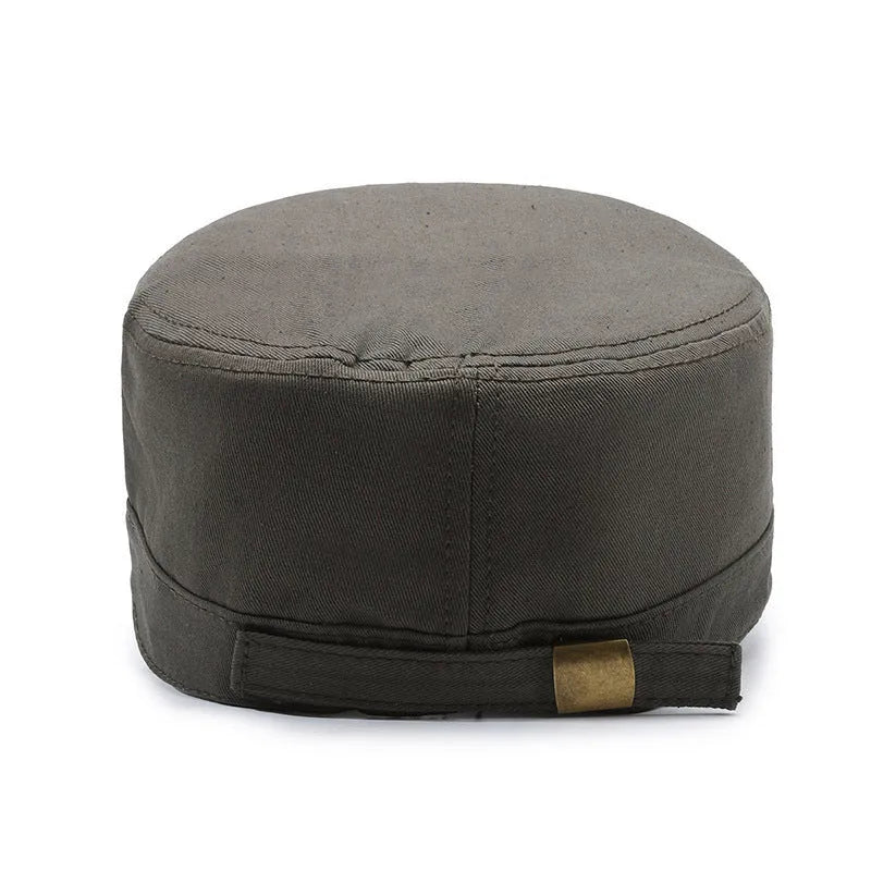Men's flat-top peaked cotton cap in adjustable size with sun protection properties