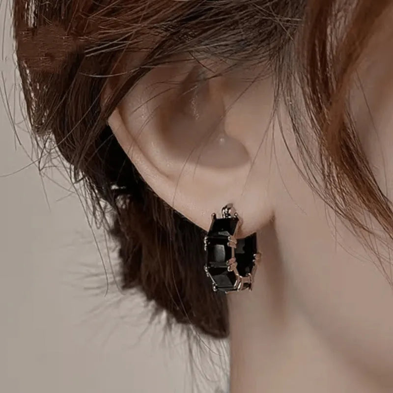 Geometric U-shaped women's earrings with round crystal zirconium stones in copper with gold electroplating