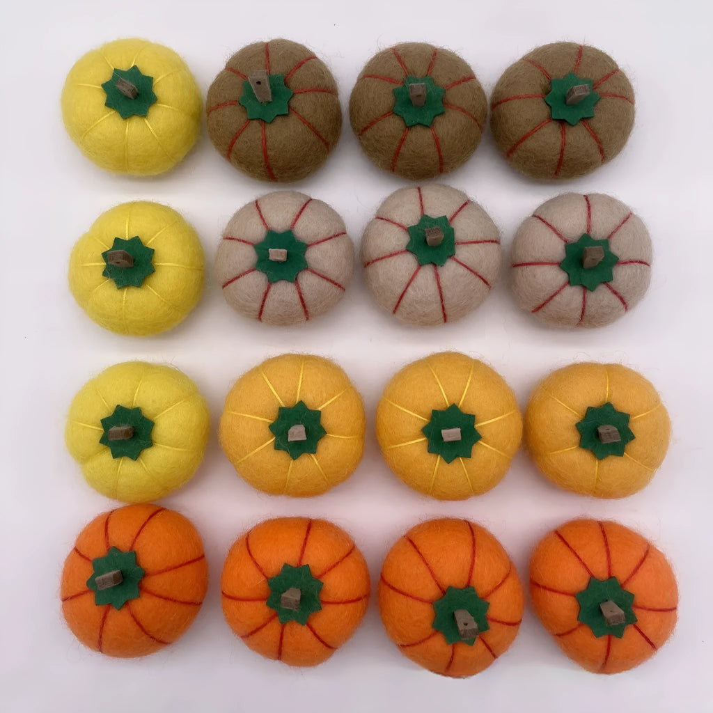 Wool felt pumpkin ornaments for doll decoration with 5cm diameter