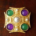 Retro diamond-shaped zinc alloy brooch in vintage baroque style, shown with size variation across eight styles.