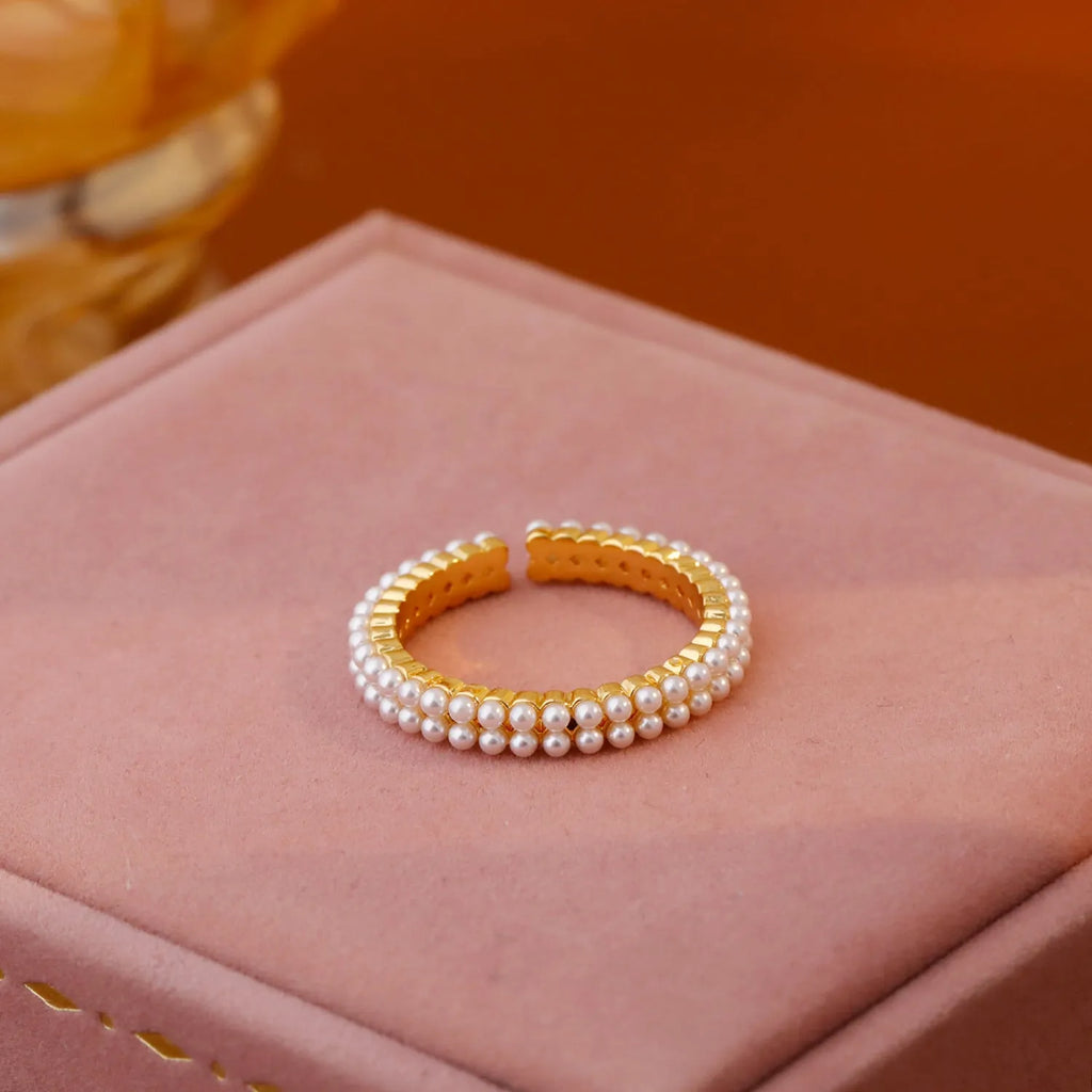 Gold electroplated women's ring with open mouth design and geometric modelling
