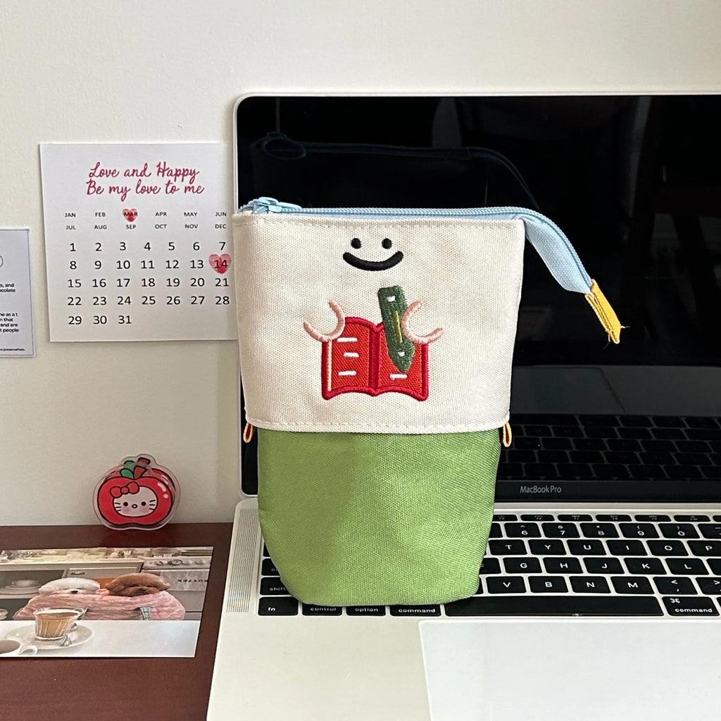 Korean-style collapsible pencil case in Oxford fabric measuring 17x14cm
