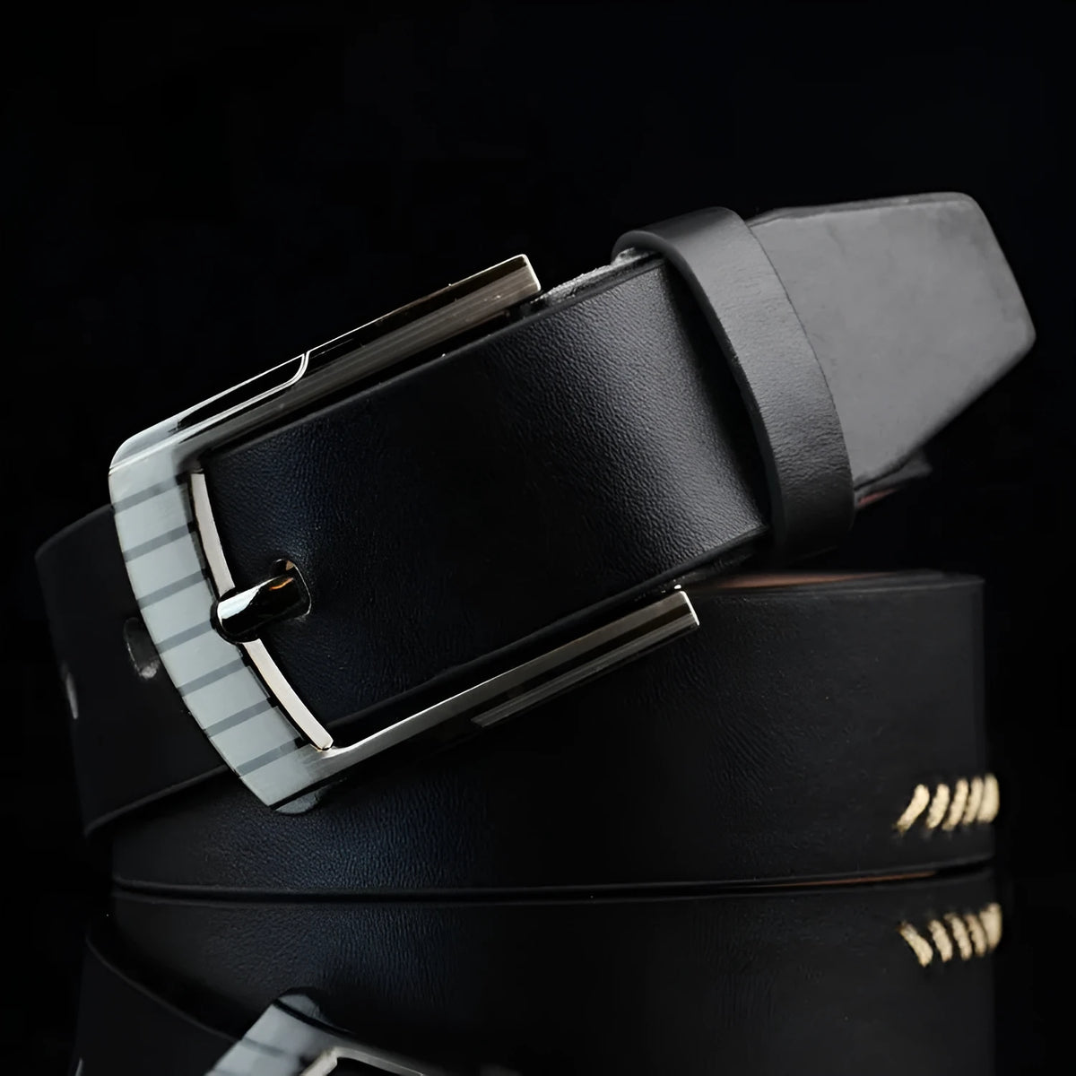 Men's retro style pin buckle belt in imitation leather with alloy buckle