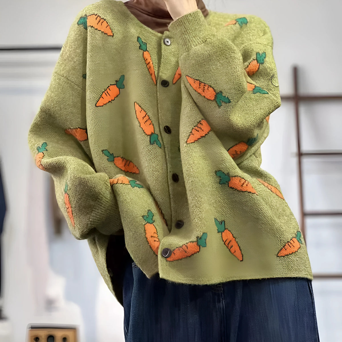 Women's artistic print cardigan with round neck and loose fit in picture colour