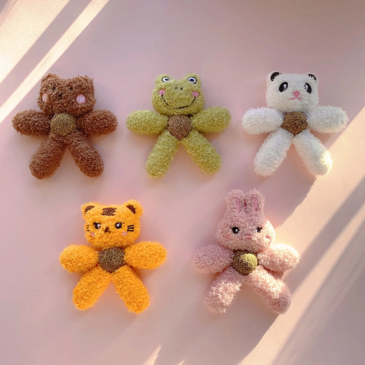 Animal-themed catnip ball chewing toy for cats with edible catnip to help clean teeth