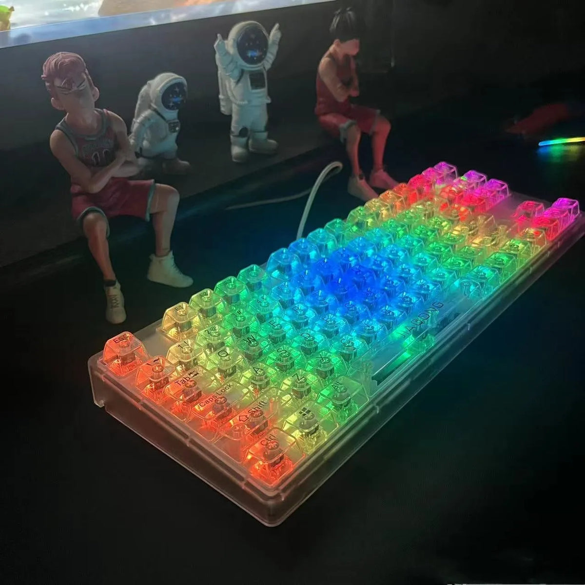 Transparent plastic keyboard key cap set with 132 pieces for universal keyboard replacement