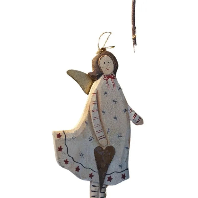 Hand-painted wooden door pendant with carved heart or letter design in American country style