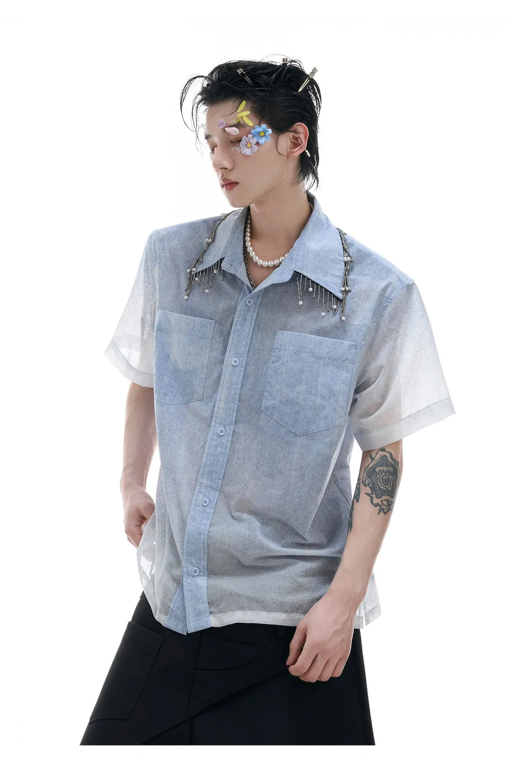 Men's loose fit blue and white gradient short sleeve shirt with quilted style details