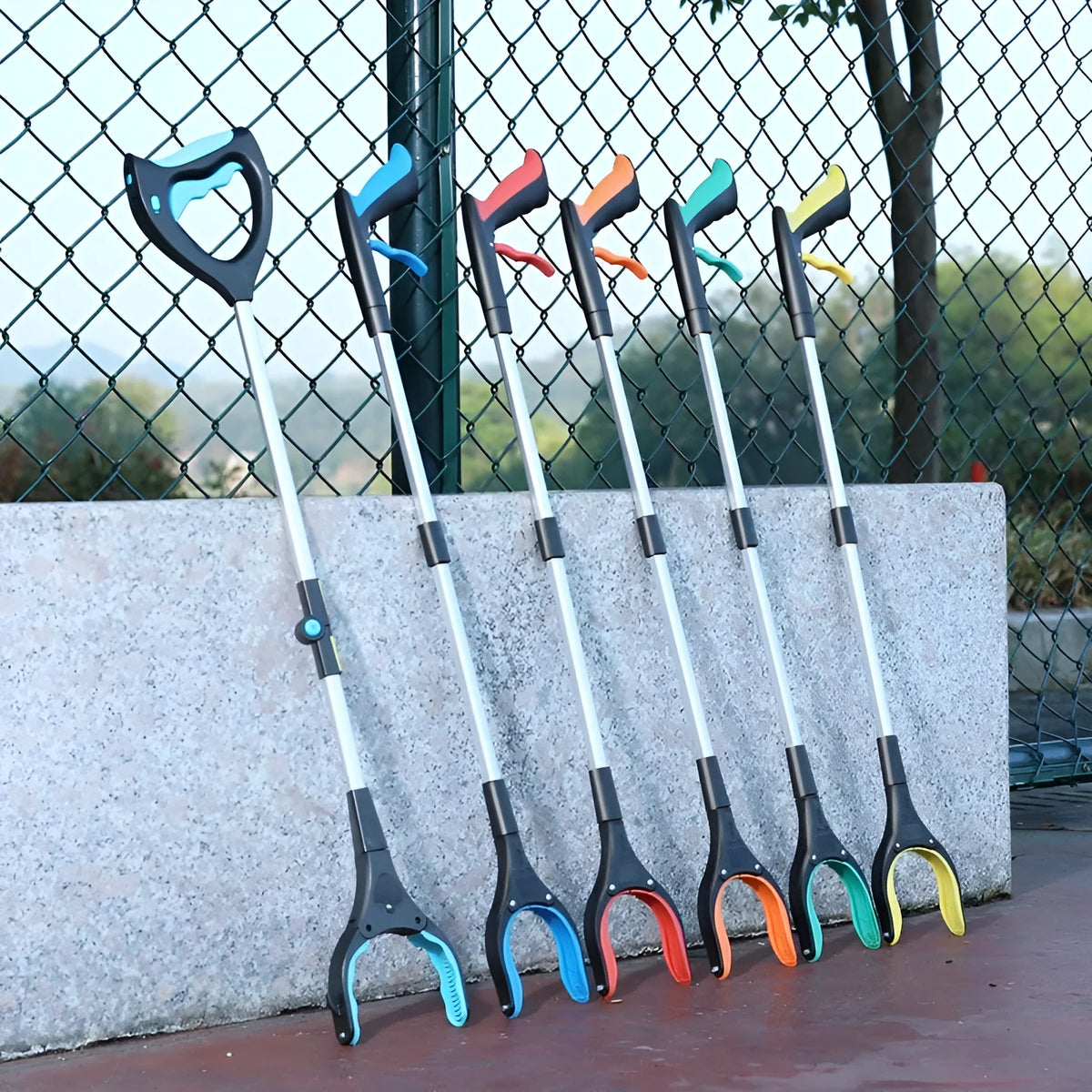 Blue trash folder clip made from plastic and aluminium alloy materials