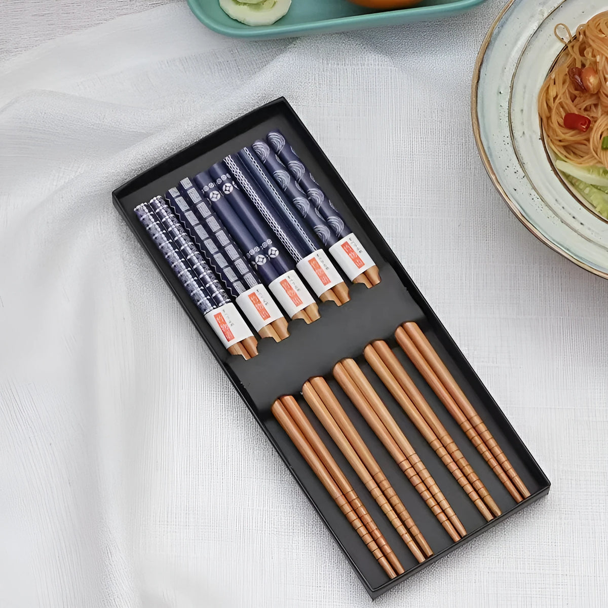 Japanese pattern bamboo chopsticks set with five pairs in gift box packaging