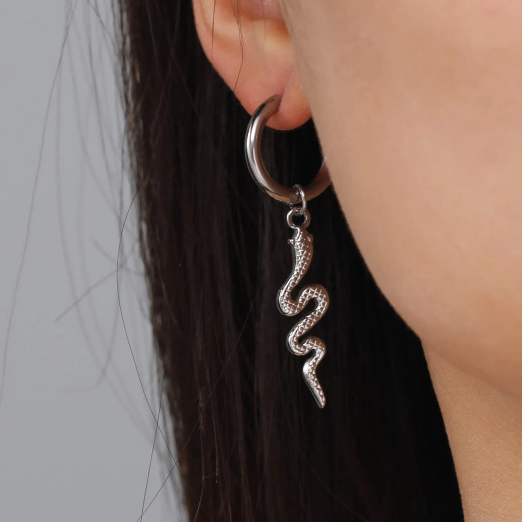 Gold or steel coloured stainless steel snake-shaped vintage clip-on earrings