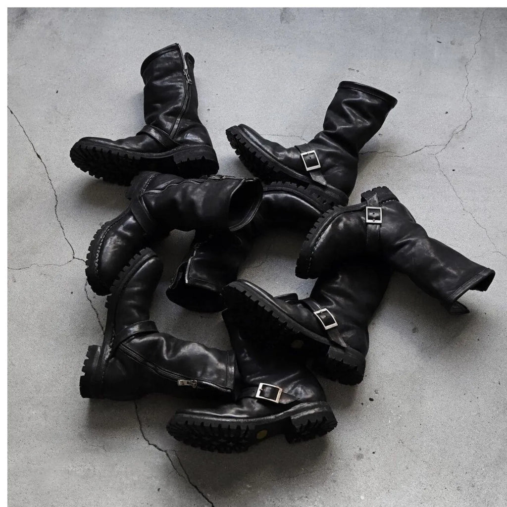 Black men's retro Martin boots with round toe and side zipper closure made of microfiber