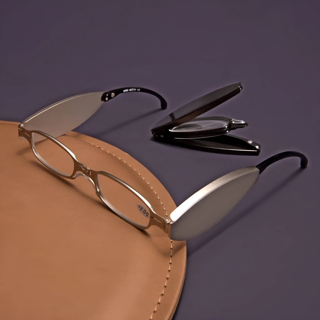 Folding presbyopic glasses for men with retro design and ring detailing in black frame