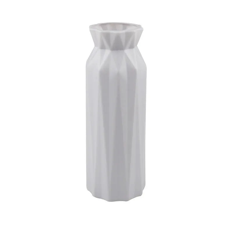Green drop-resistant melamine plastic vase with a 7.2cm base for home or office decoration.