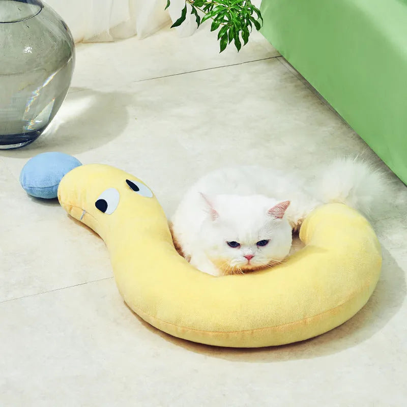 Blue rectangular pet sleeping pad measuring 62 by 39 centimetres for cats and dogs