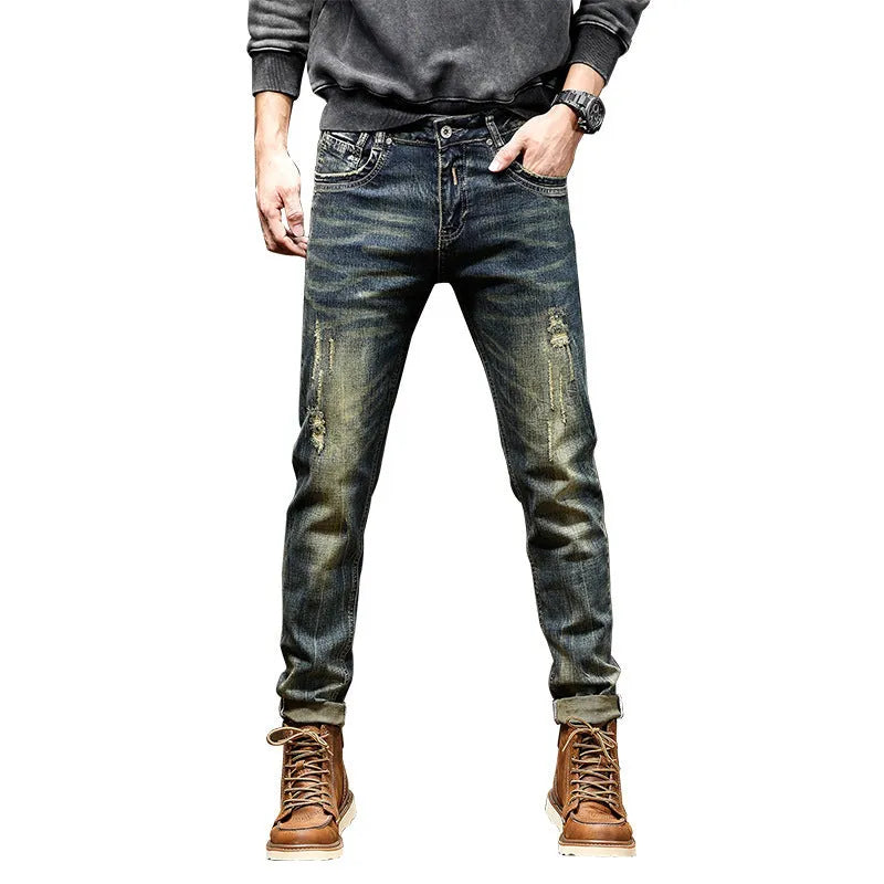 Men's slim-fit jeans in retro colour with stretch denim fabric and zip fly fastening