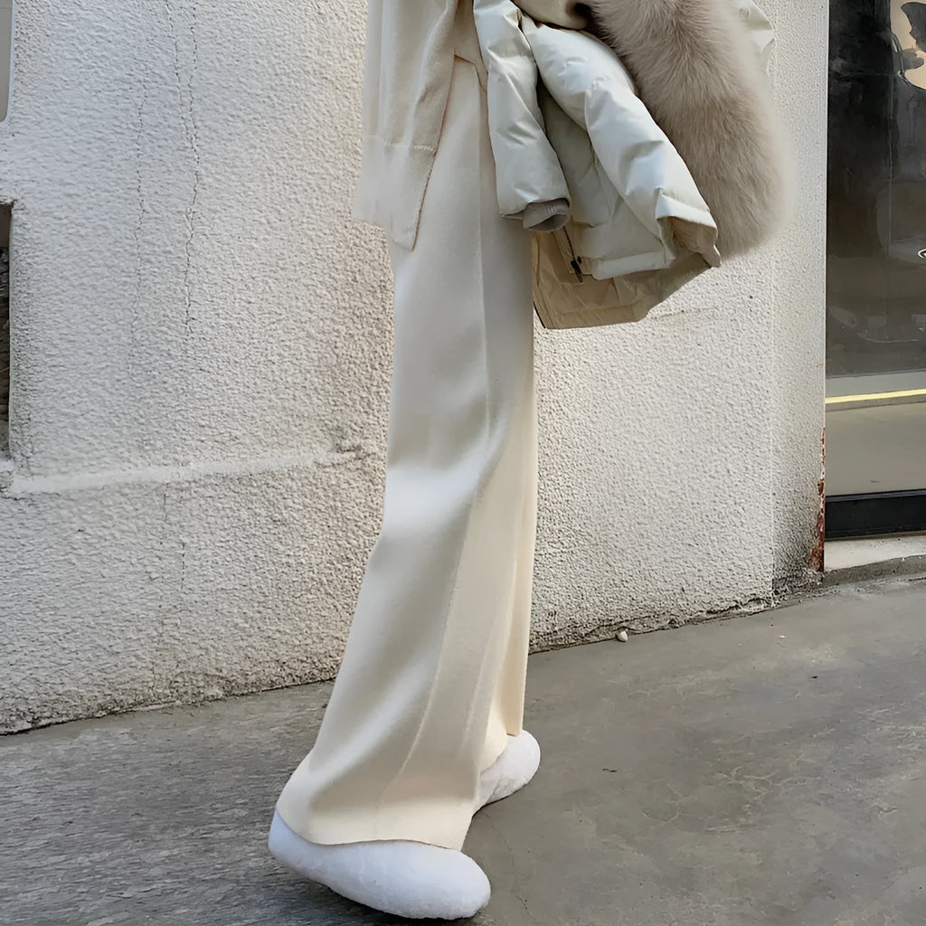 Women's thick knitted high waist wide-leg trousers in straight-leg cut for winter casual wear