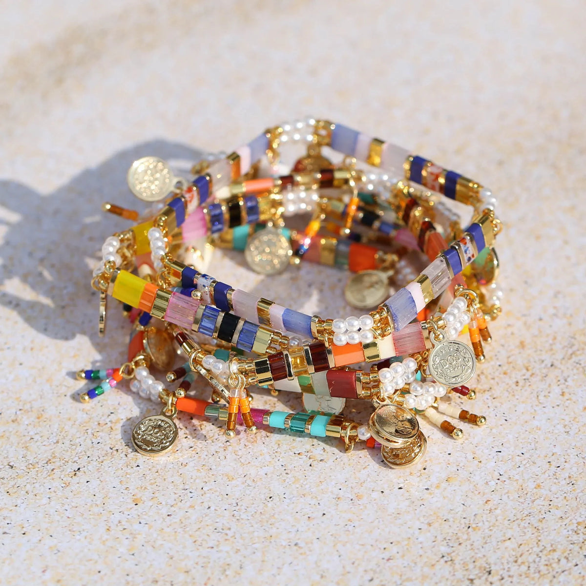 Women's imitation pearl beaded bracelet with handmade craftsmanship in European American style