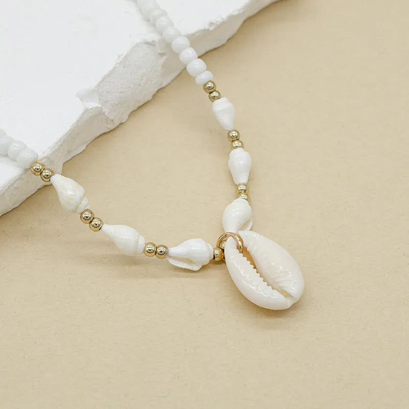 Cold wind special-interest design conch white bead necklace with mother-of-pearl shellfish pendant