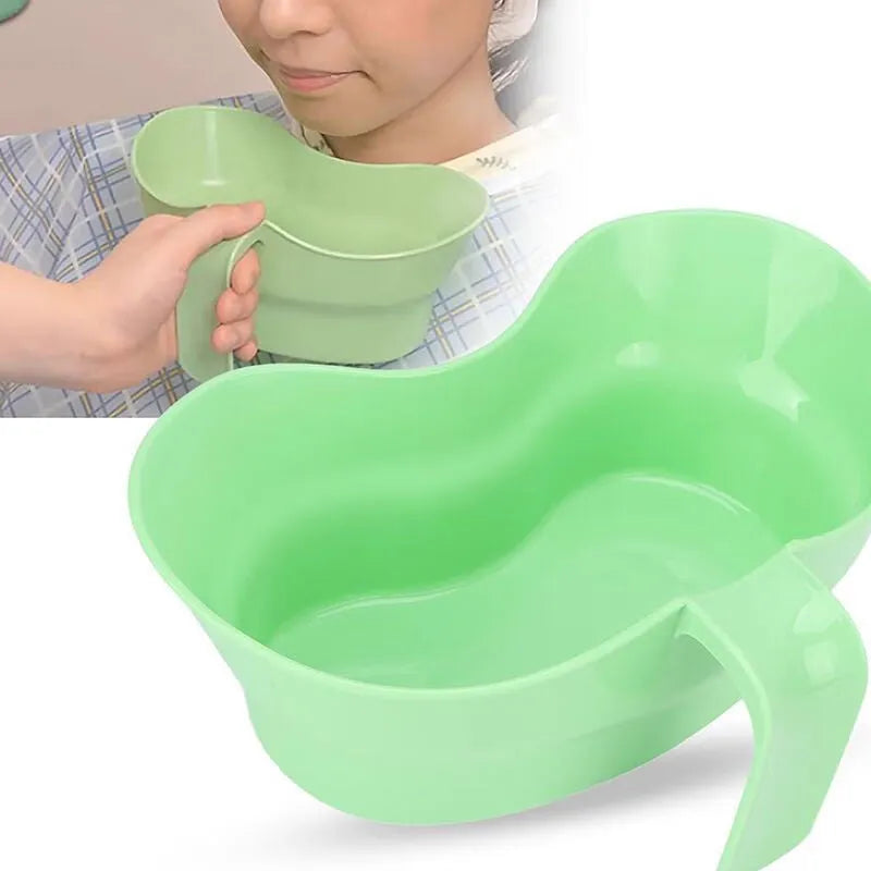 Green plastic bedridden elderly gargle cup for nursing oral care