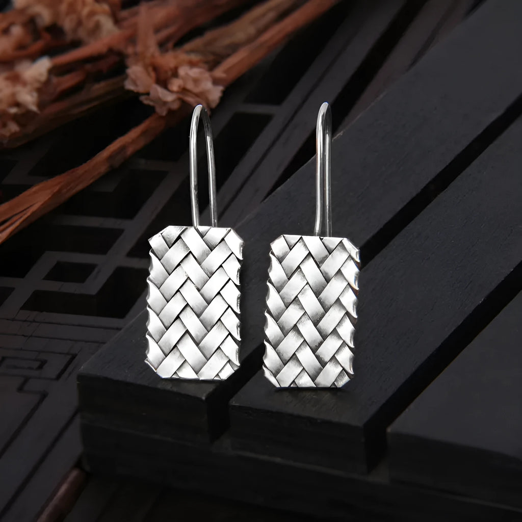 Silver geometric diamond plaid earrings with woven texture, 17.5mm x 11mm dimensions