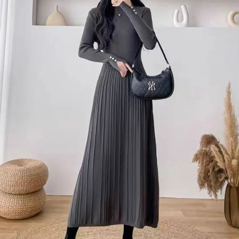 Women's woollen pullover dress with A-line skirt in free size high waist design