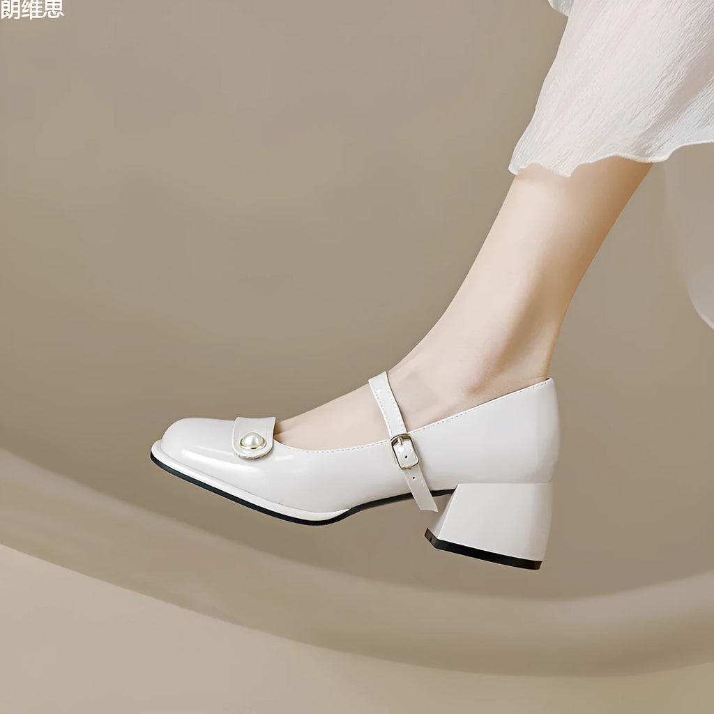 French style women's hiking pump shoes with chunky heel and patent leather upper