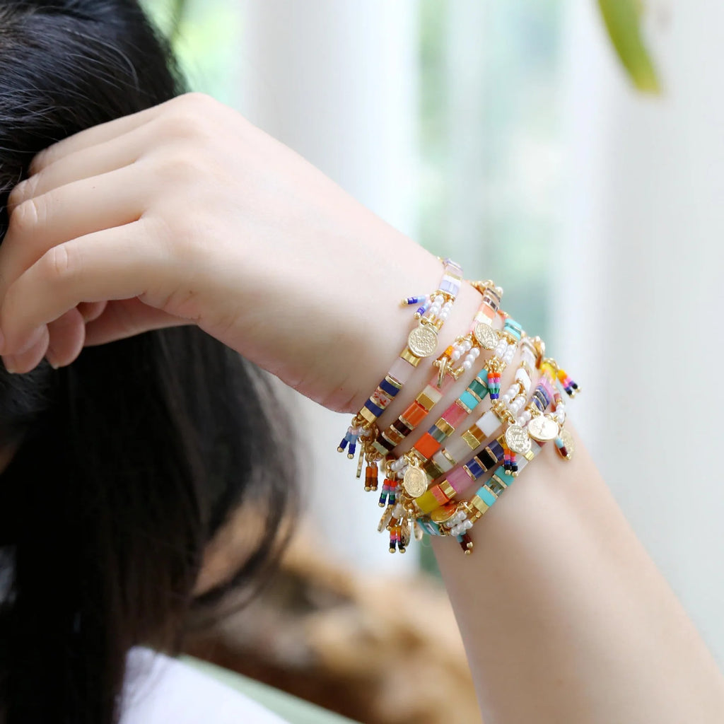 Women's imitation pearl beaded bracelet with handmade craftsmanship in European American style