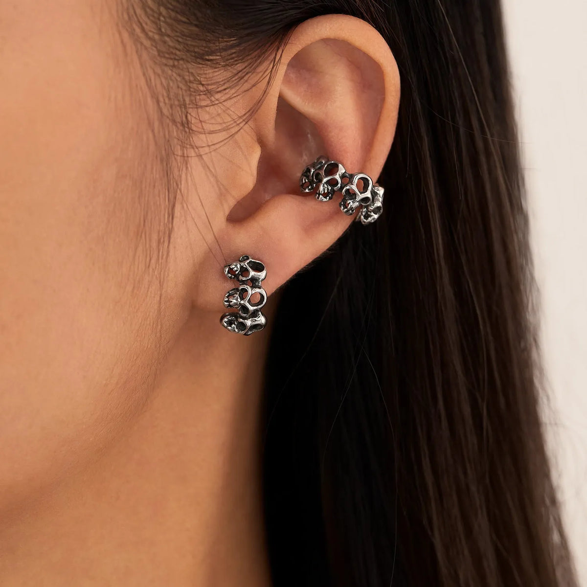 Retro hollow skull stainless steel ear clip earrings for men and women