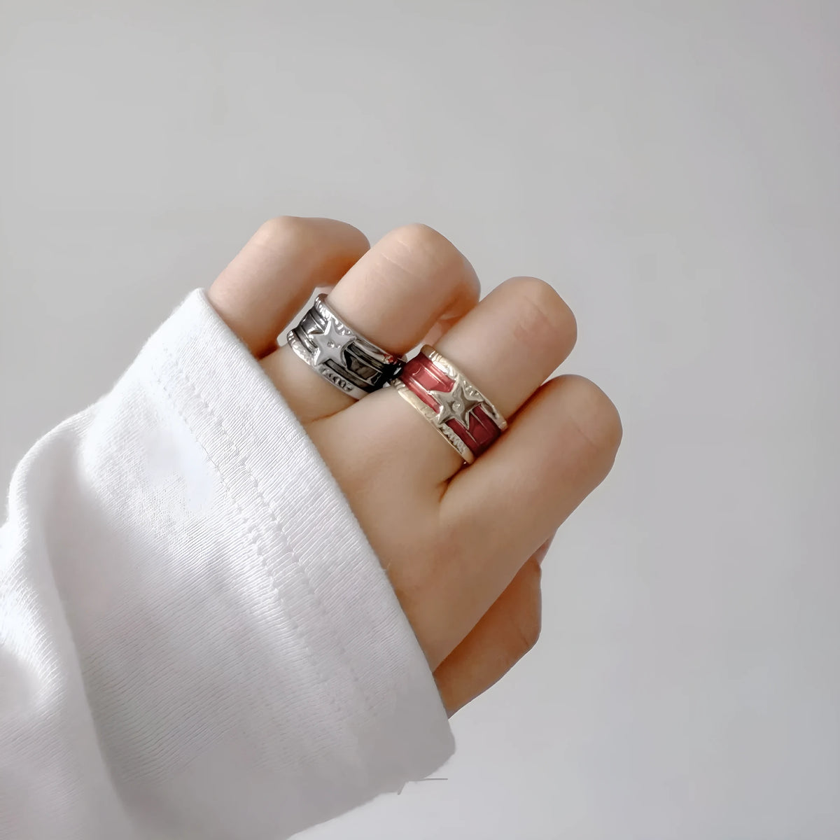 Retro distressed geometric copper ring with adjustable sizing in black, red, blue colour options