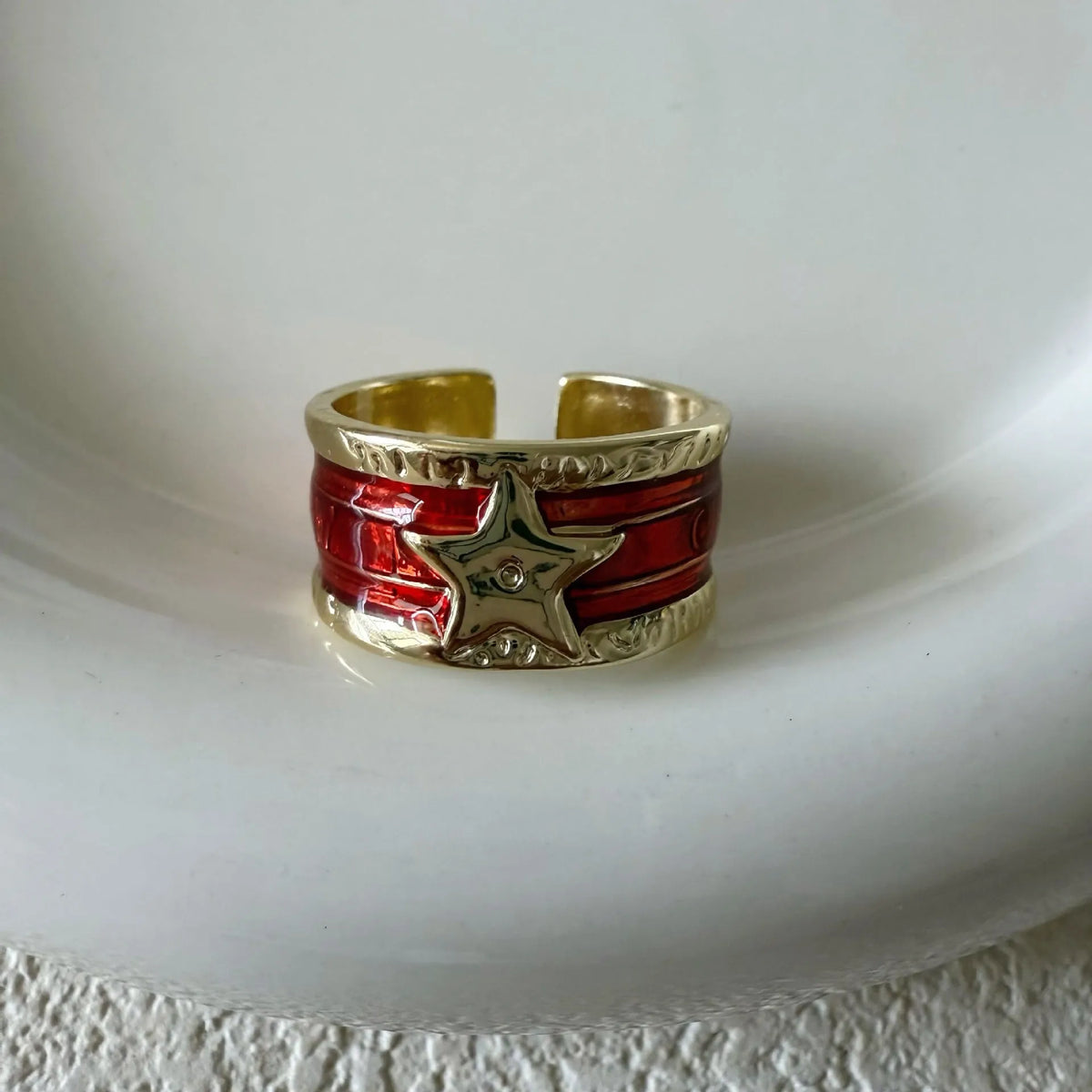 Retro distressed geometric copper ring with adjustable sizing in black, red, blue colour options