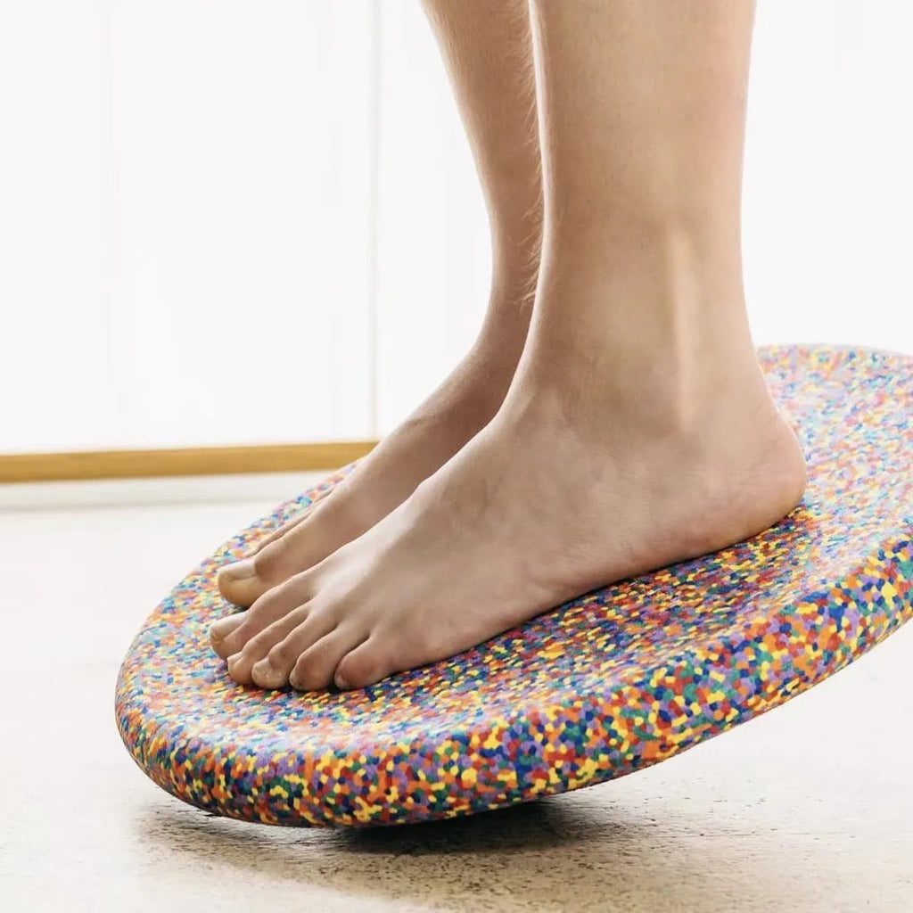 Plastic wood surf balance board for children with wood-inspired finish