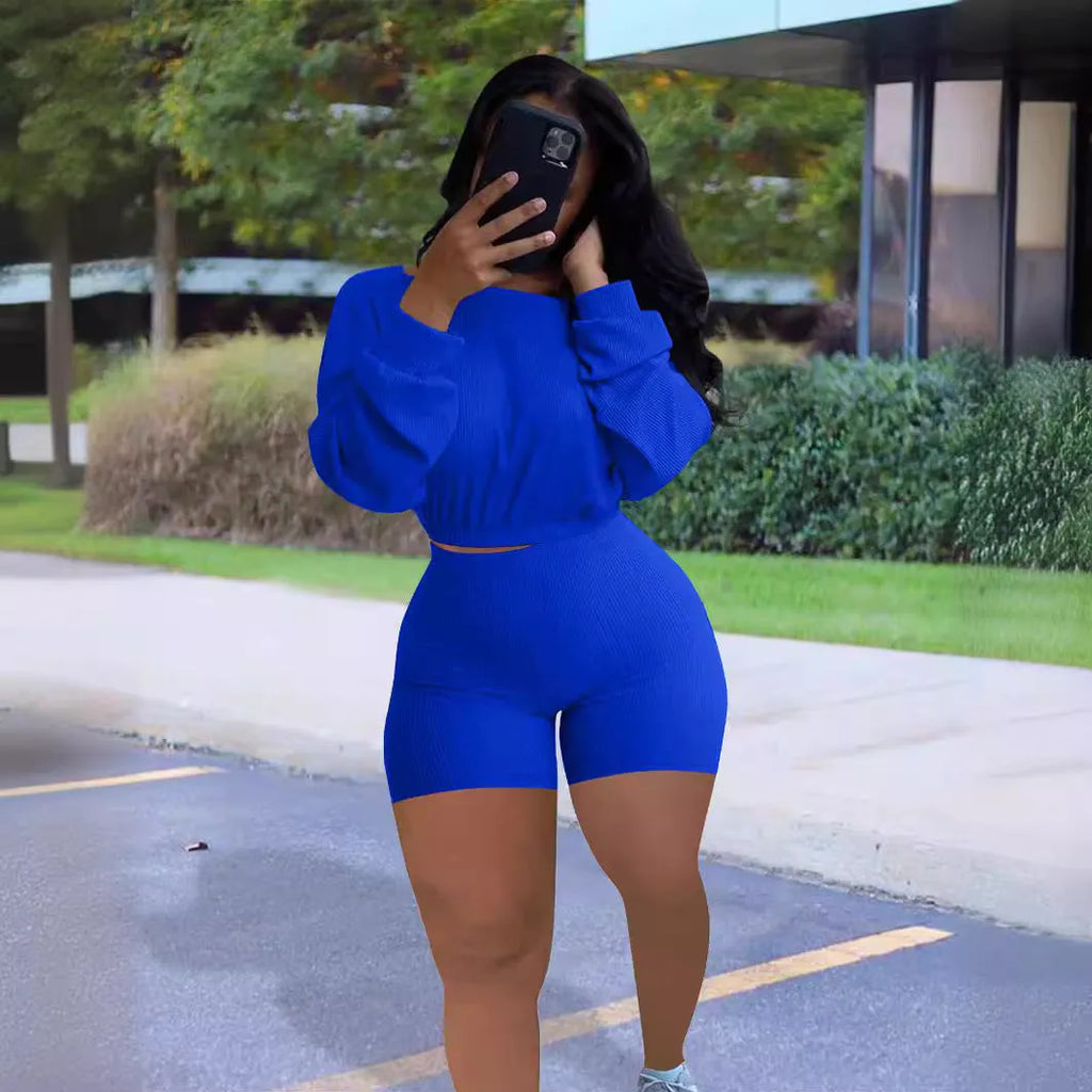 Women's off-the-shoulder sunken stripe two-piece set in solid colour with long sleeves and shorts
