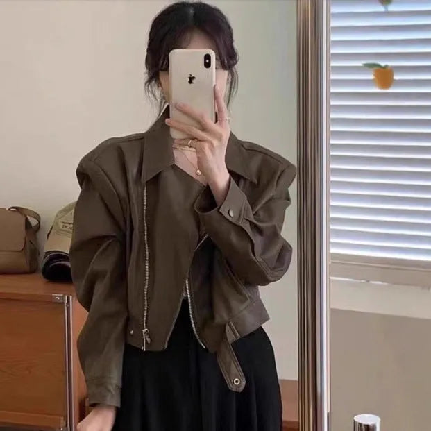 Women's retro slim fit leather coat in polyester imitation leather, 40cm length, street fashion style