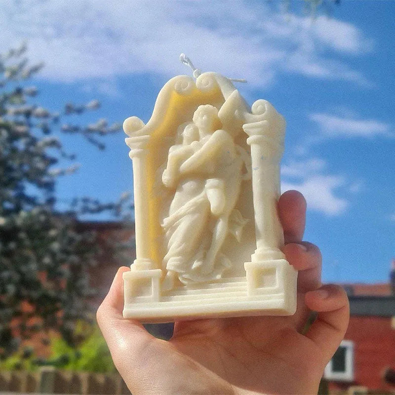 Food-grade silicone baking mould for making detailed couple angel figures for cakes and crafts.