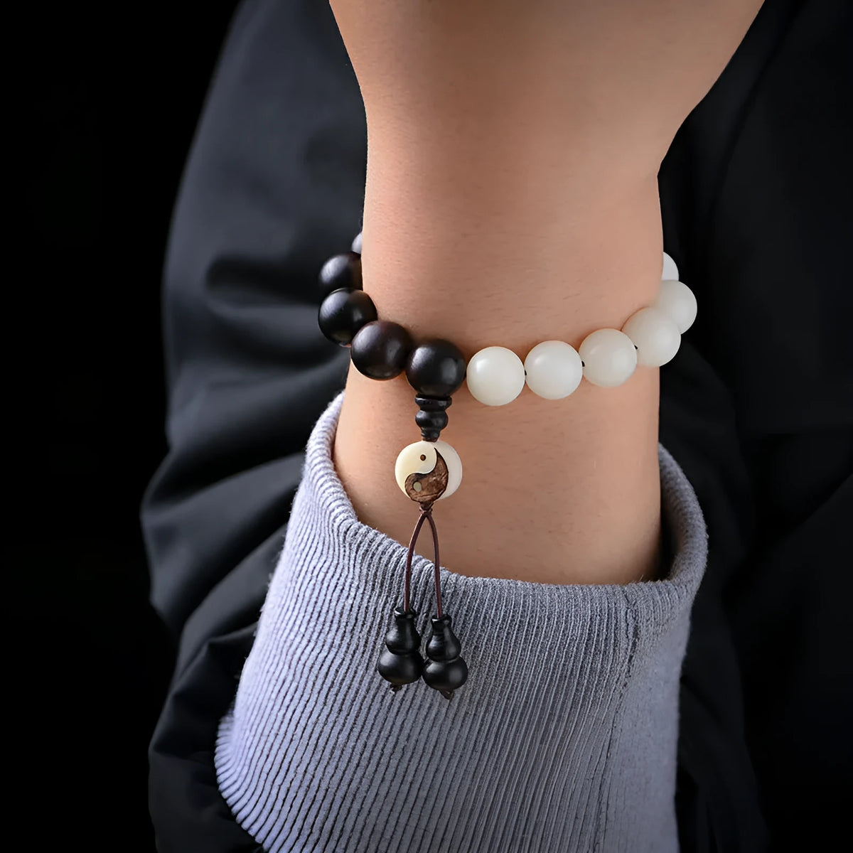 White corypha umbraculifera and blackwood eight-diagram bead bodhi seed bracelet