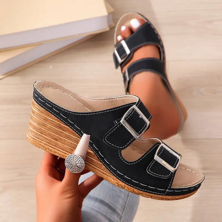 Women's wedge buckle beach slippers in creamy-white, black and maroon colour options