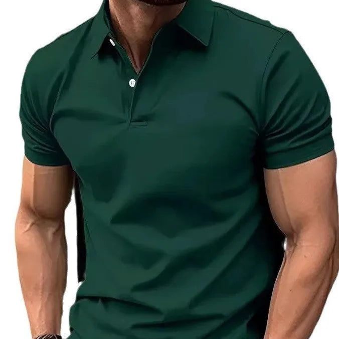 Man wearing a slim-fit solid colour short sleeve button shirt in a casual setting.